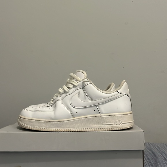 Air Force Ones Size 9.5 Men’s White - Picture 2 of 8